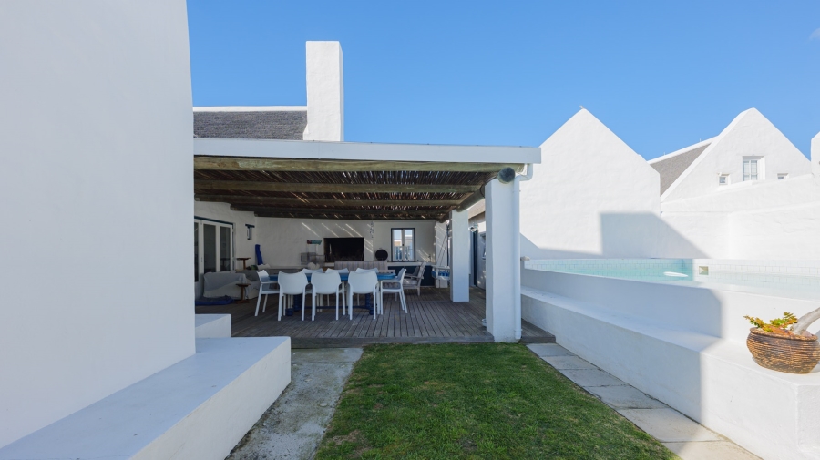 6 Bedroom Property for Sale in Struisbaai Western Cape